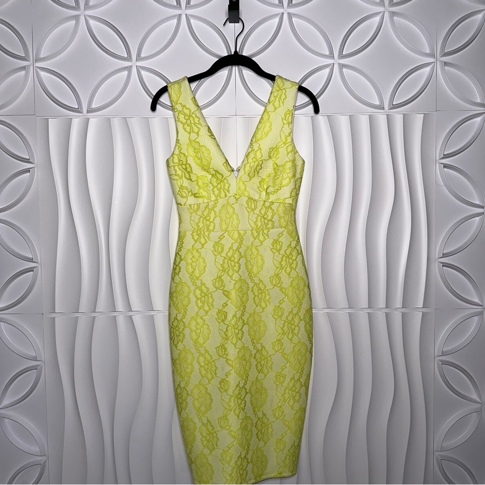 Lipsy London NWT Fitted Neoprene Lined Embossed Dress